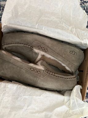 UGG Ansley Suede Slipper